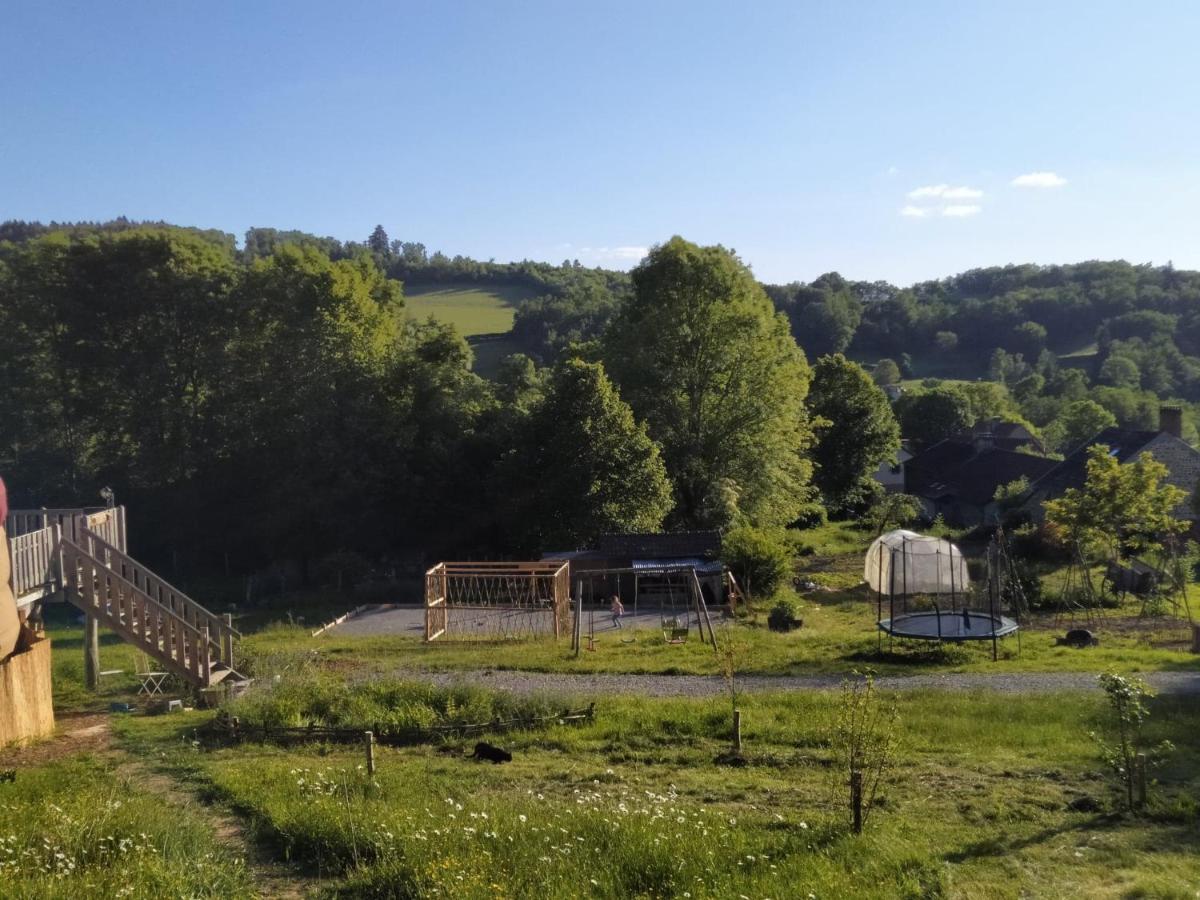 Carazen , Caravane Chauffee Saint-Sylvain-Bellegarde Exteriér fotografie