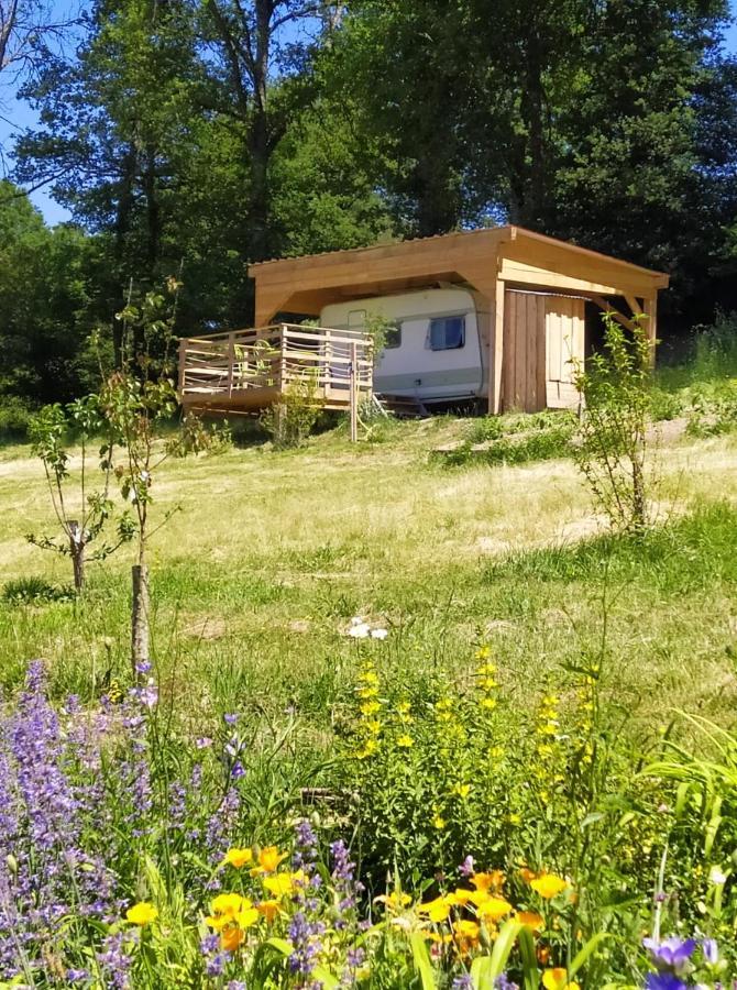 Carazen , Caravane Chauffee Saint-Sylvain-Bellegarde Exteriér fotografie
